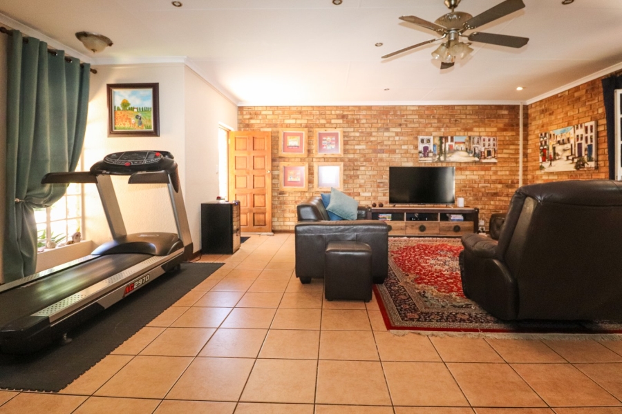 3 Bedroom Property for Sale in Flimieda North West